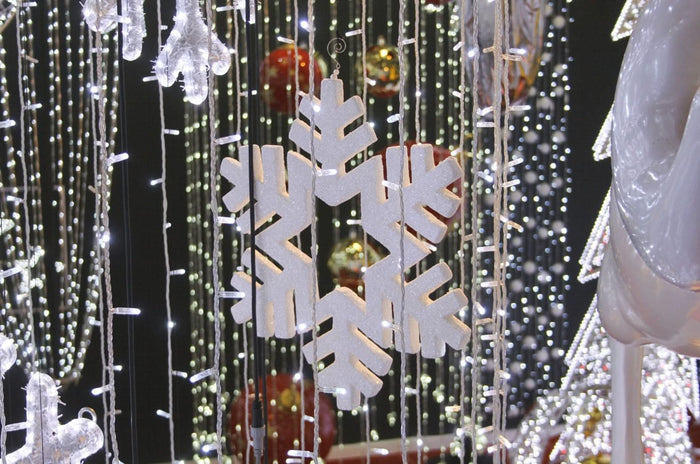 Dekra-Lite 1.6' Brindisi Snowflake Light Curtain Display