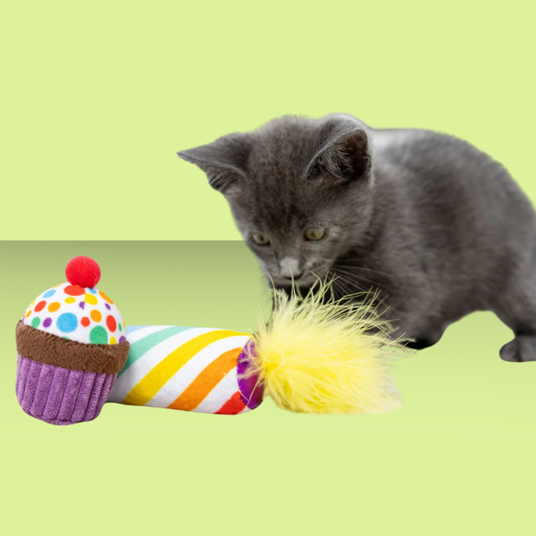 Huxley & Kent Kittybelles Me-Wow Cupcake & Candle