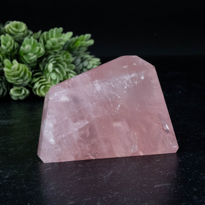 Rose Quartz 233 g 84x58mm - InnerVision Crystals
