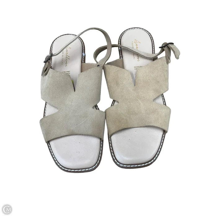 Sandals Flats By Cmb In Tan, Size: 9.5
