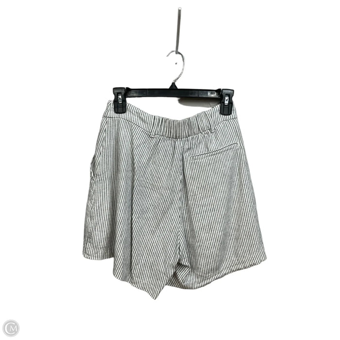 Shorts By Old Navy In Striped Pattern, Size: 4